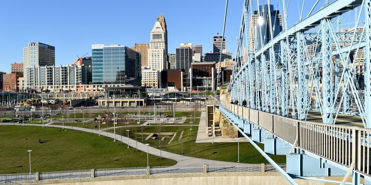 A RENEWED RIVERFRONT: JOHN G. AND PHYLLIS W. SMALE RIVERFRONT PARK